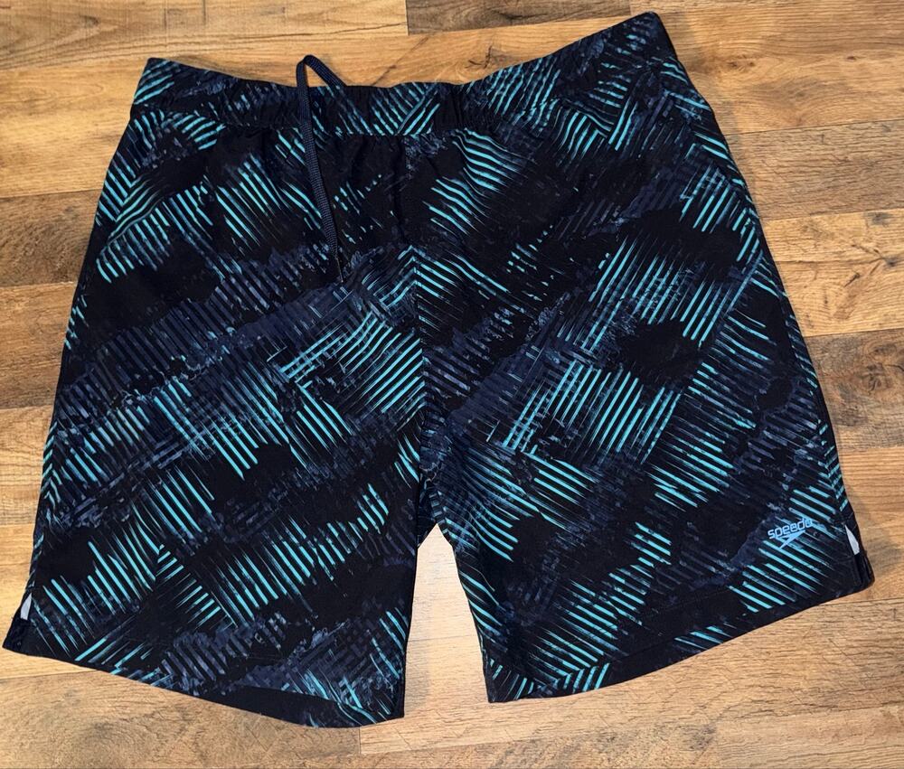 Speedo men’s hydro tech volley swim shorts